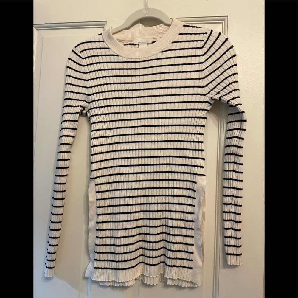 H&M Mama Maternity Top - size small